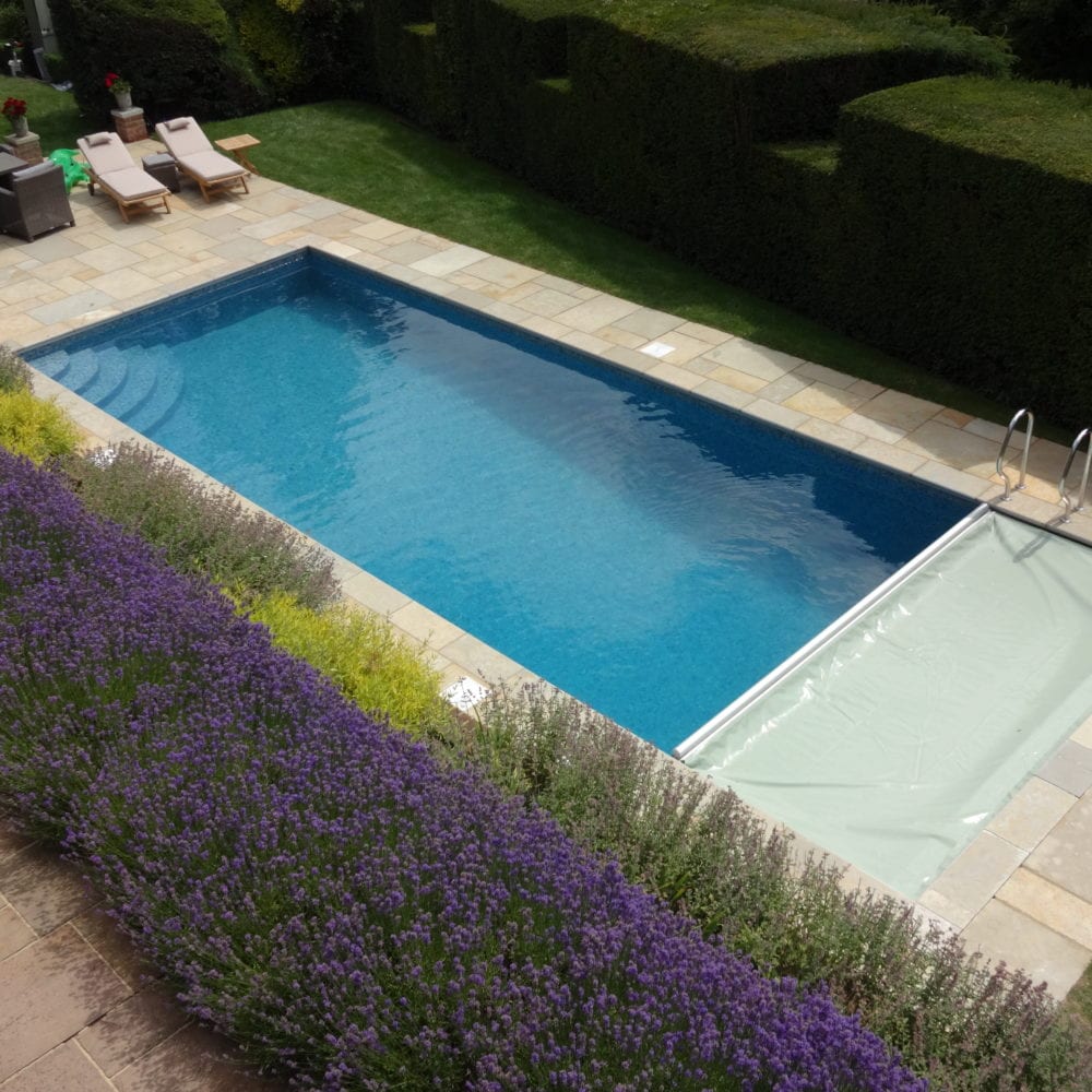 Outdoor pool with automactic pool cover closing
