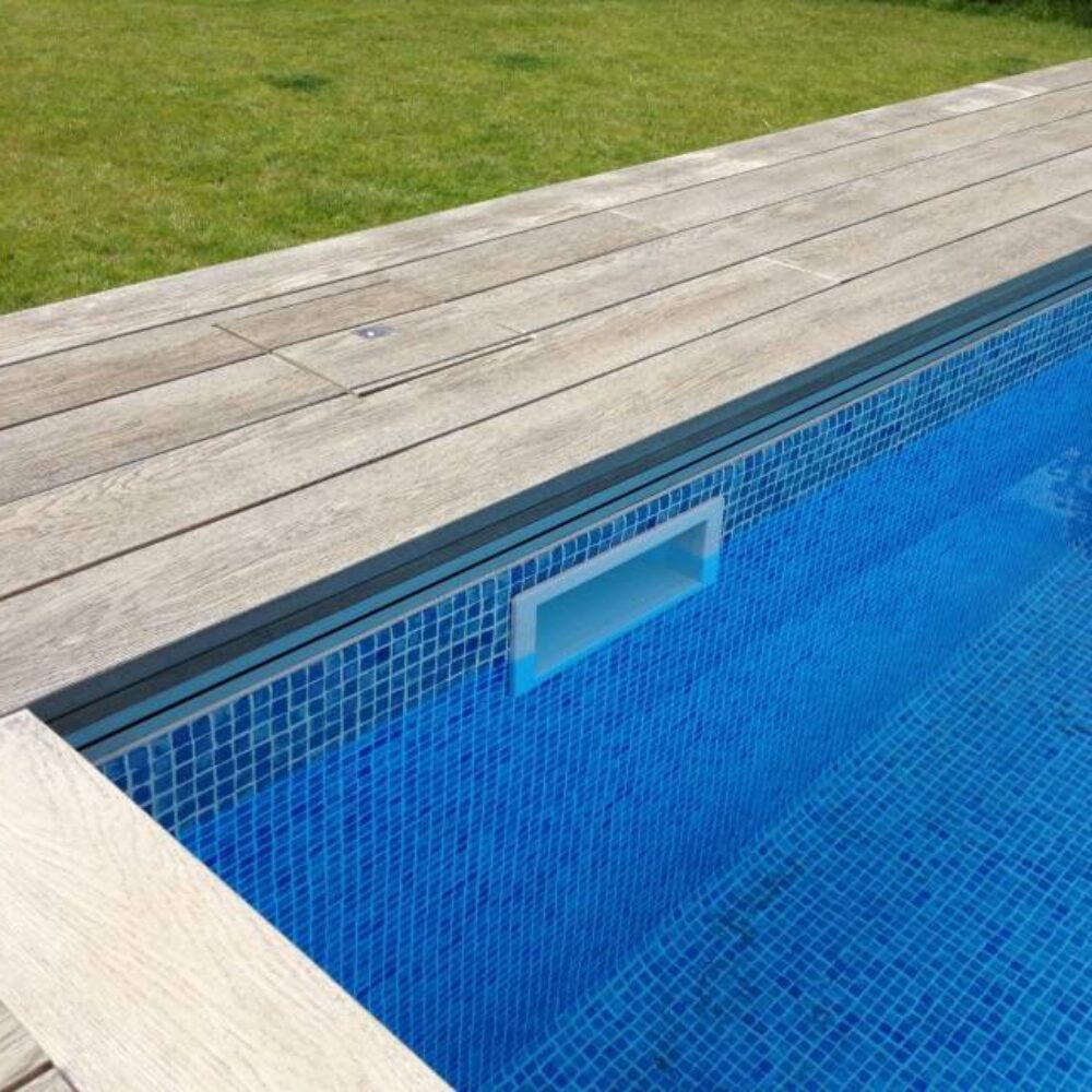 Modern Wooden Panel Surround on Outdoor Swimming Pool with Mosaic Tile
