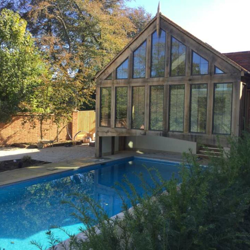 Outdoor Swimming Pool with Covered End
